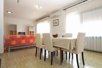 Ferienwohnung mit Terrasse und Klimaanlage