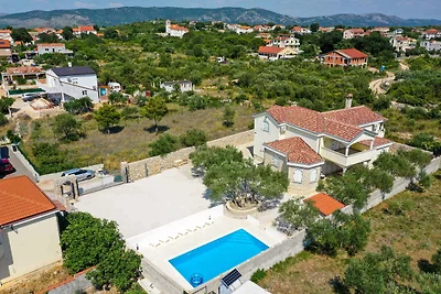 Ferienhaus mit Klimaanlage und Pool