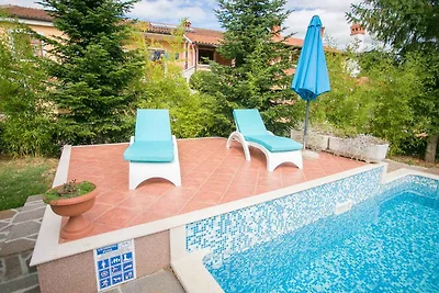 Villa mit Pool, Fitnessraum und Sauna für 8