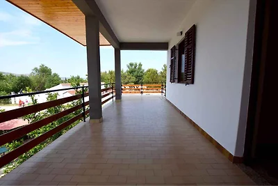 Ferienwohnung mit Garten und Klimaanlage