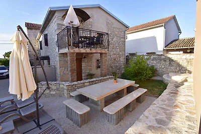 Ferienwohnung mit Swimmingpool, Spielzimmer,