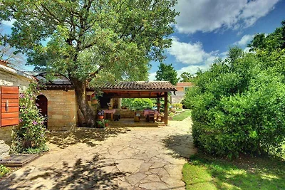 Ferienhaus mit Pool und Klimaanlage