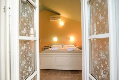 Villa mit Klimaanlage und Aussenpool