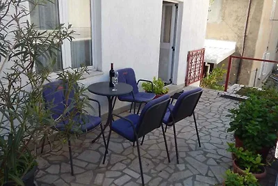 Ferienhaus mit Terrasse, Grill und Internet