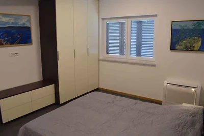 Ferienwohnung mit Klimaanlage und Pool, 200 m