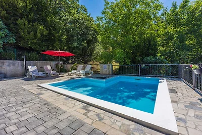 Ferienwohnung mit Balkon, Grill und Pool