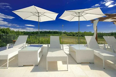 Villa mit Klimaanlage und Pool