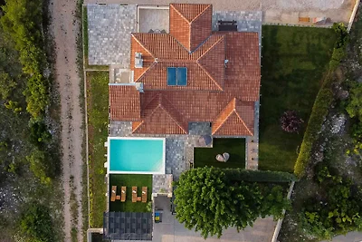 Ferienhaus mit Klimaanlage und Aussenpool