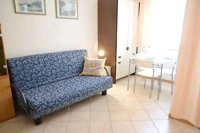 Studio mit Klimaanlage und Balkon