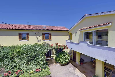 mit gemeinsamem Garten und Grill