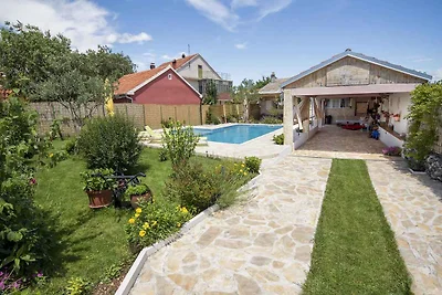 Ferienhaus mit Pool in der nähe vom Krka