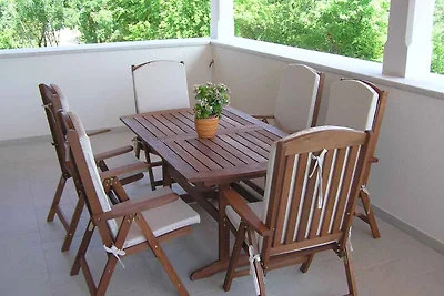 Ferienhaus mit Pool und Klimaanlage