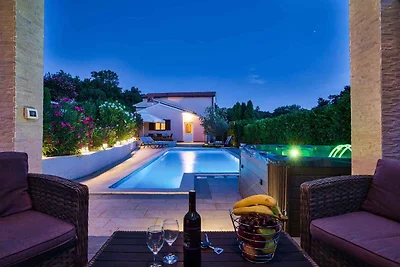 Ferienhaus mit Pool und für Hundefreunde