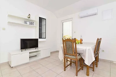 Ferienwohnung mit Klimaanlage und Balkon
