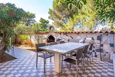 Ferienwohnung mit Pool und Grill