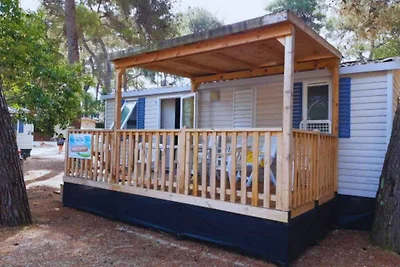 Mobilehome mit Klimaanlage und halbüberdachte
