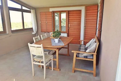 Ferienwohnung mit Terrasse und Klimaanage
