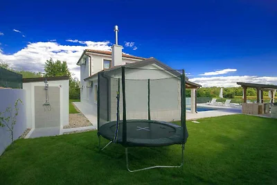Villa mit Klimaanlage und Pool