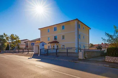 Ferienwohnung mit Balkon und Klimaanlage