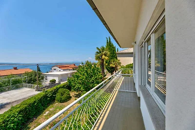 Ferienwohnung mit Terrasse und Meerblick