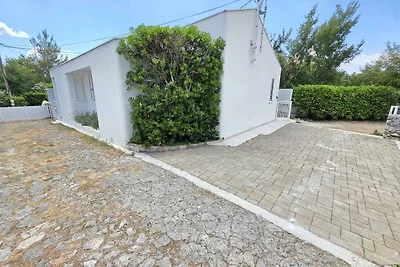 Ferienhaus mit Klimaanlage, Parkplatz und