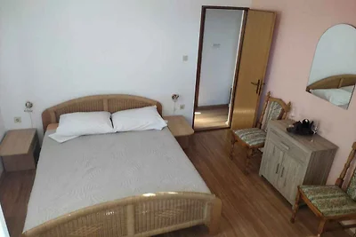 Kompakte Ferienwohnung in Kaštel Štafilić für