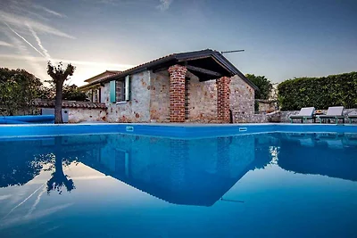 Villa mit Aussenpool