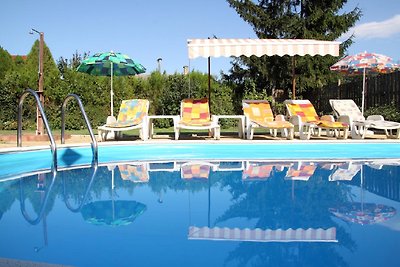 Ferienhaus anspruchsvoll mit Pool und