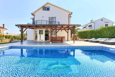 Ferienhaus mit Pool
