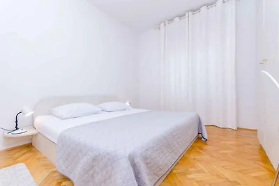 Ferienwohnung mit Klimaanlage und Meerblick i