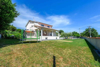 Villa mit Pool und Klimaanlage