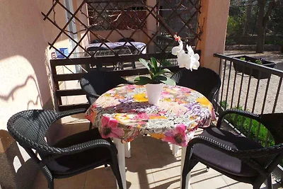 Ferienwohnung Mit Terasse und Klimaanlage