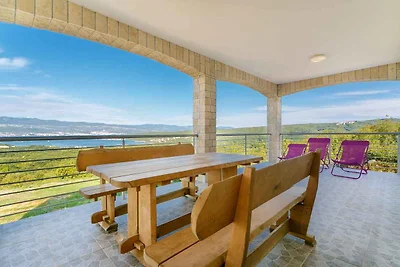 Ferienwohnung mit Pool und Meerausblick