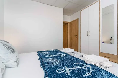 Ferienwohnung mit Pool und Meerblick