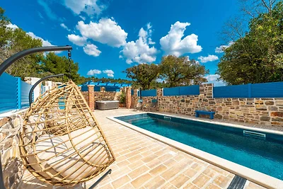 Ferienhaus mit grosser Terrasse und 2 Bäder