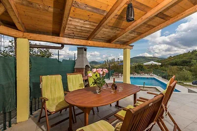 Villa mit Pool und Klimanlage