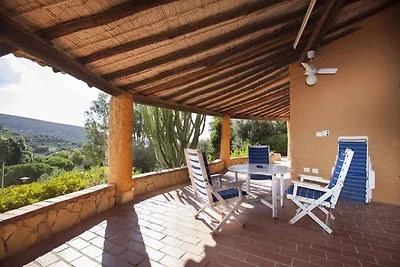Villa mit Klimaanlage und Terrasse