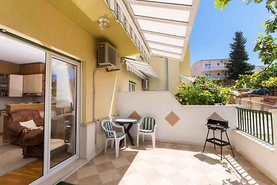 Appartamento Vacanza con famiglia Okrug Gornji