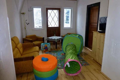Ferienhaus mit Kaminofen in Hanglage