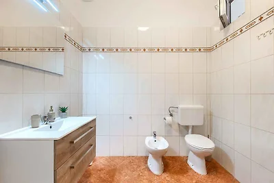 Ferienwohnung mit Klimaanlage und Balkon