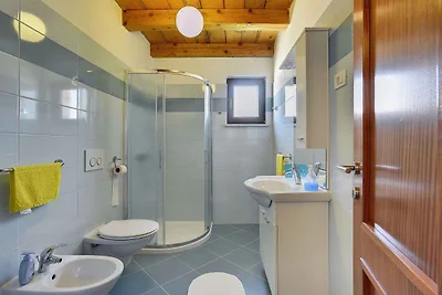 Ferienwohnung mit privatem Balkon und Garten 