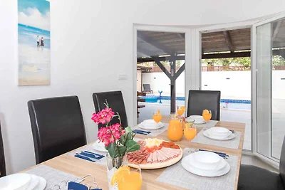 Ferienhaus mit Pool
