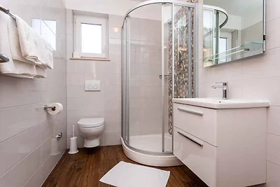 Ferienwohnung mit Klimaanlage und Balkon