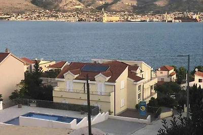 Appartamento Vacanza con famiglia Okrug Gornji