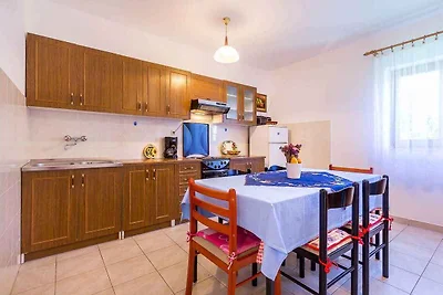 Ferienhaus mit Garten, Grill und