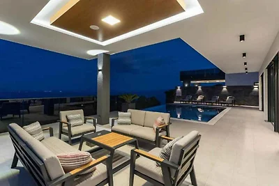 Luxuriöse Villa Titanium mit Meerblick und pr