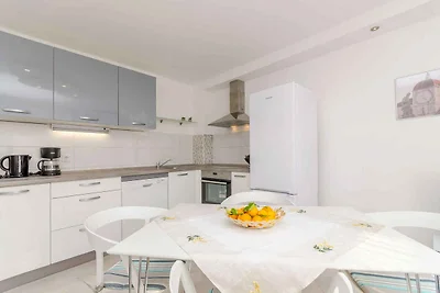 Holiday flat family holiday Okrug Gornji