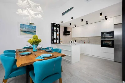 Ferienhaus mit Aussenpool, Klimaanlage und
