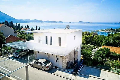 Ferienwohnung mit Terrasse und Meerblick