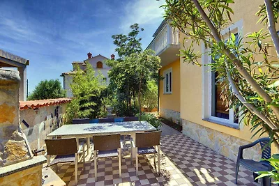 Ferienwohnung mit Pool und Grill